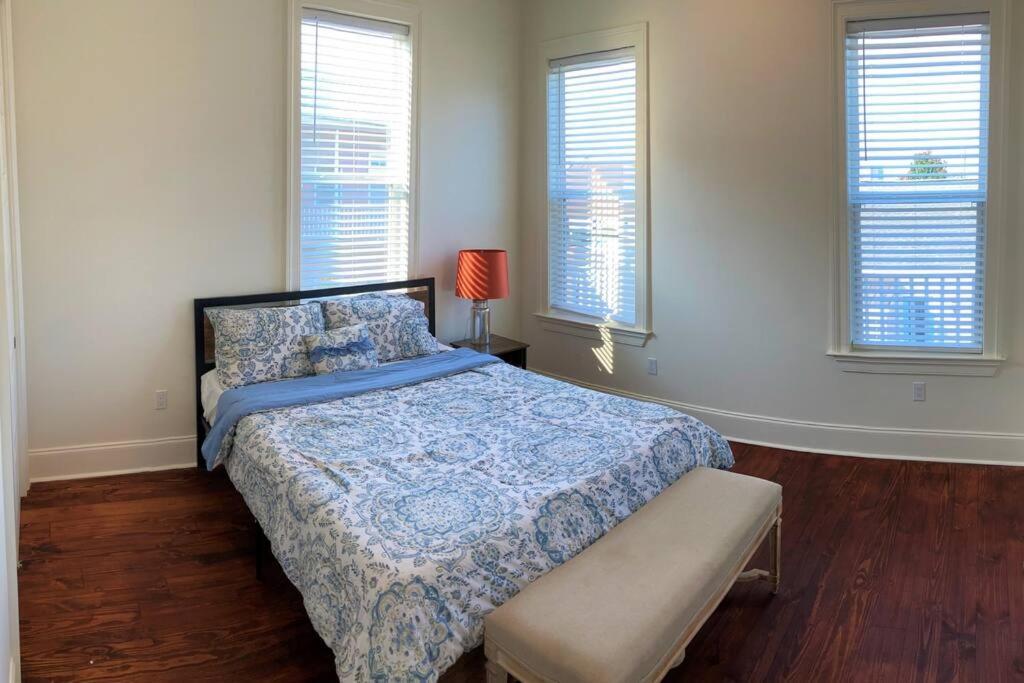 Large Orleans Villa *